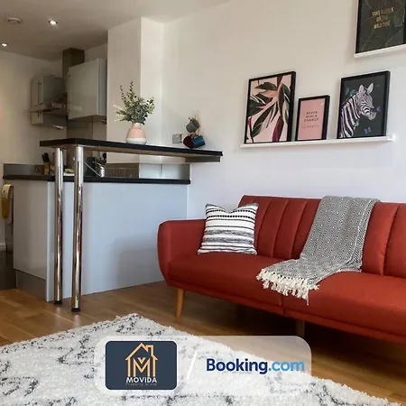 Stylish One Bedroom By Movida Group Short Lets & Serviced Apartment *