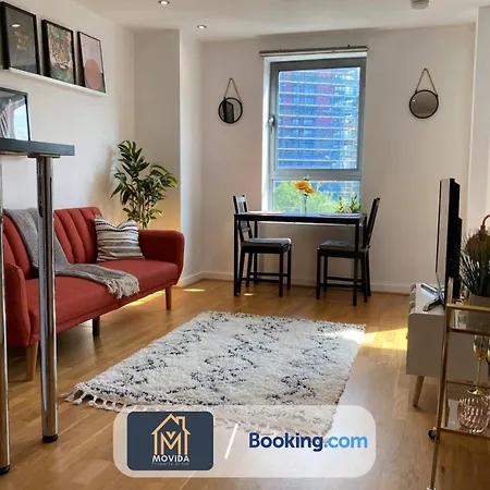 Stylish One Bedroom By Movida Group Short Lets & Serviced Leeds (West Yorkshire)