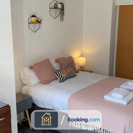 Apartment Stylish One Bedroom By Movida Group Short Lets & Serviced Leeds (West Yorkshire)
